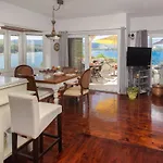 Apartment Sea Breeze - Front Sea *