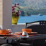 Sea Breeze - Front Sea Apartment