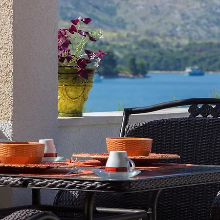 Sea Breeze - Front Sea Apartment