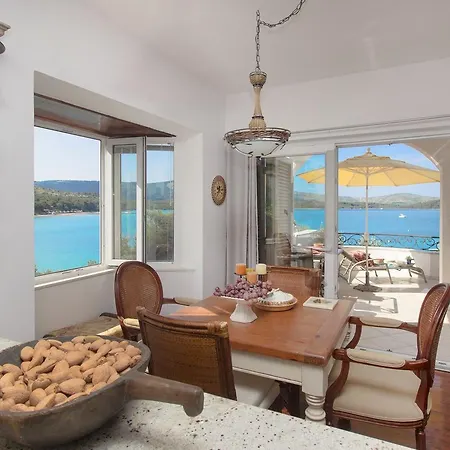 Sea Breeze - Front Sea Apartment